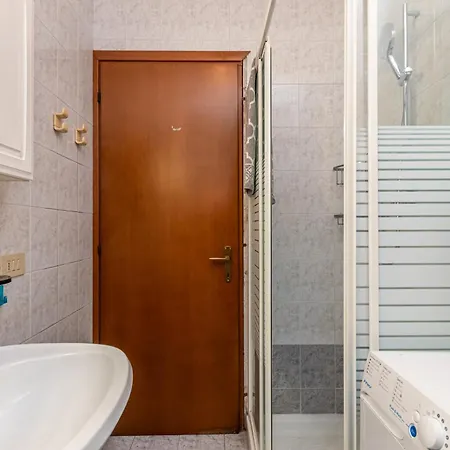 Guesthost - La Casina Di Bree