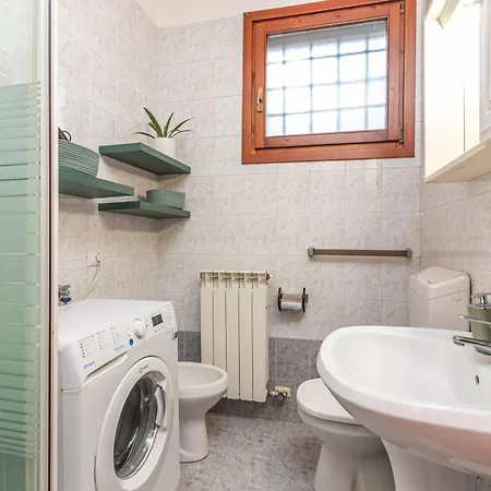 Guesthost - La Casina Di Bree Apartmán